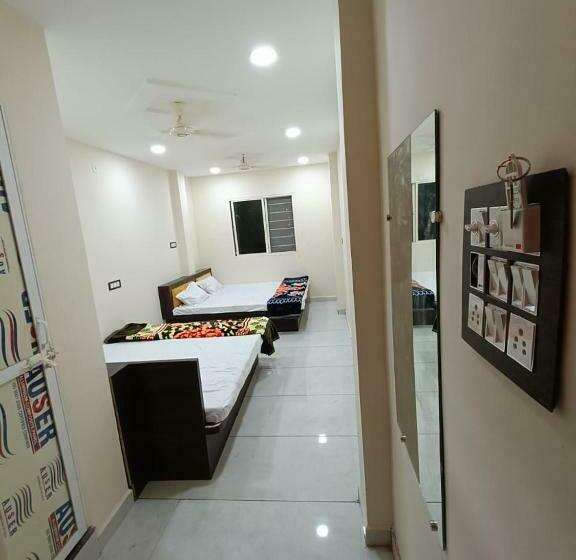 اتاق خانوادگی, Shipra Suites