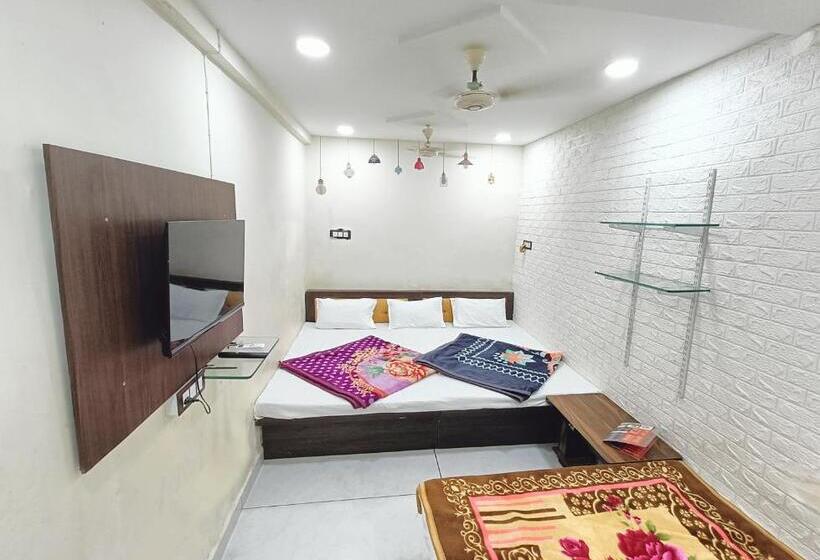 اتاق خانوادگی, Shipra Suites