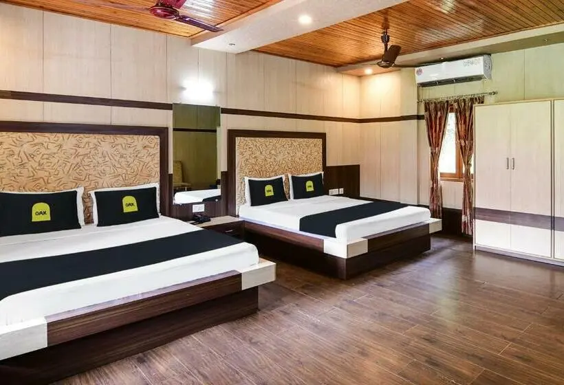 Classic Kolmen Hengen Huone, Townhouse Oak Gorumara Jungle Resort