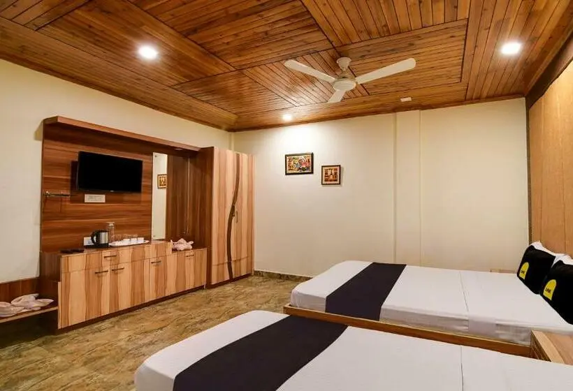 Classic Kolmen Hengen Huone, Townhouse Oak Gorumara Jungle Resort