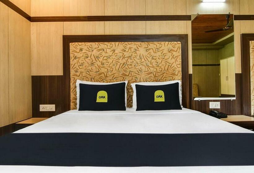 חדר קלאסי לשלושה, Townhouse Oak Gorumara Jungle Resort