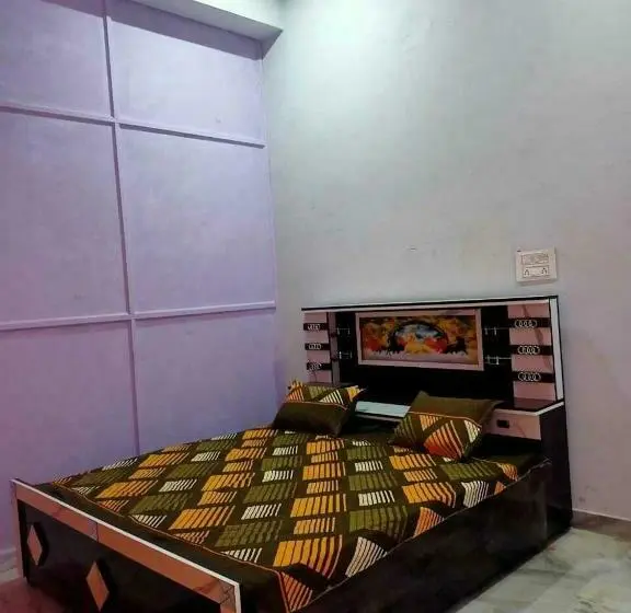 トリプルクラシックルーム, Oyo Hotel Rudhra