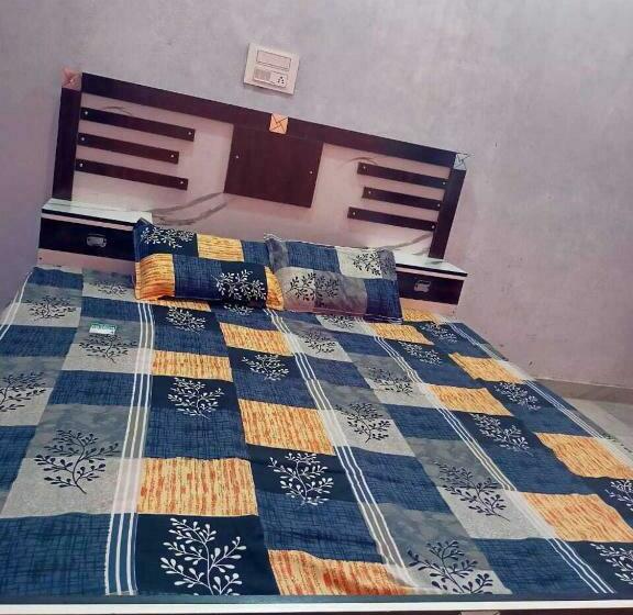 三人经典房间, Oyo Hotel Rudhra