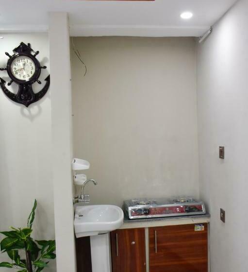 استودیوی استاندارد, Dunleigh Apartments