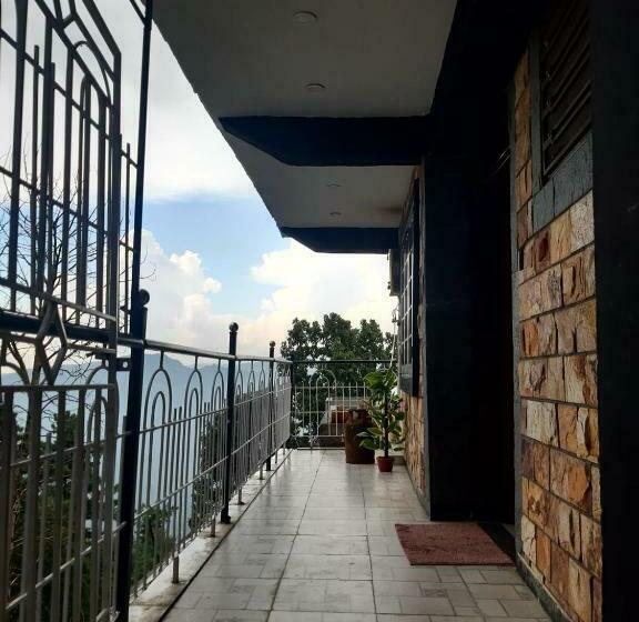 سوییت خانوادگی, Dunleigh Apartments