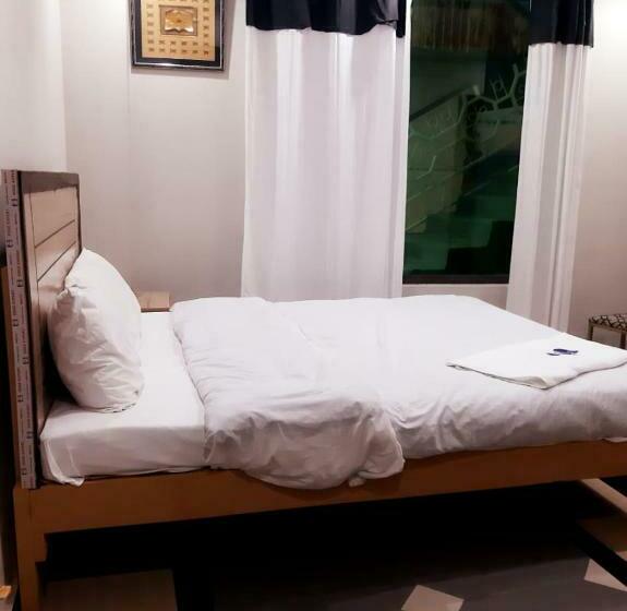 سوییت خانوادگی, Dunleigh Apartments