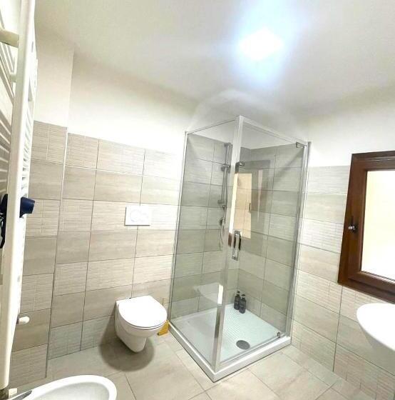 سوییت خانوادگی, B&b Mya