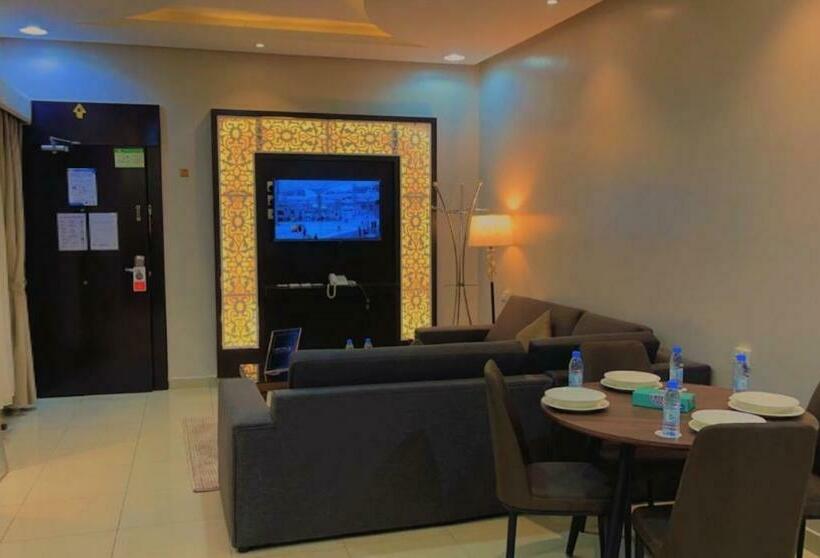 1 Szobás Apartman, بسمات الشرق 1