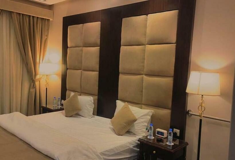 1 Szobás Apartman, بسمات الشرق 1