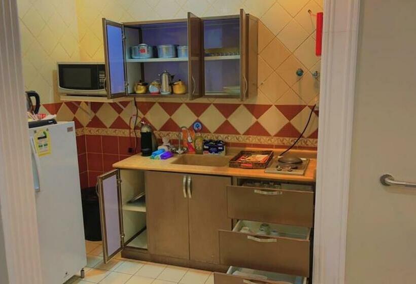 1 Szobás Apartman, بسمات الشرق 1