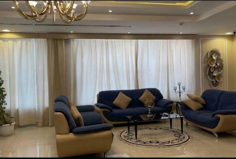 1 Szobás Apartman, بسمات الشرق 1