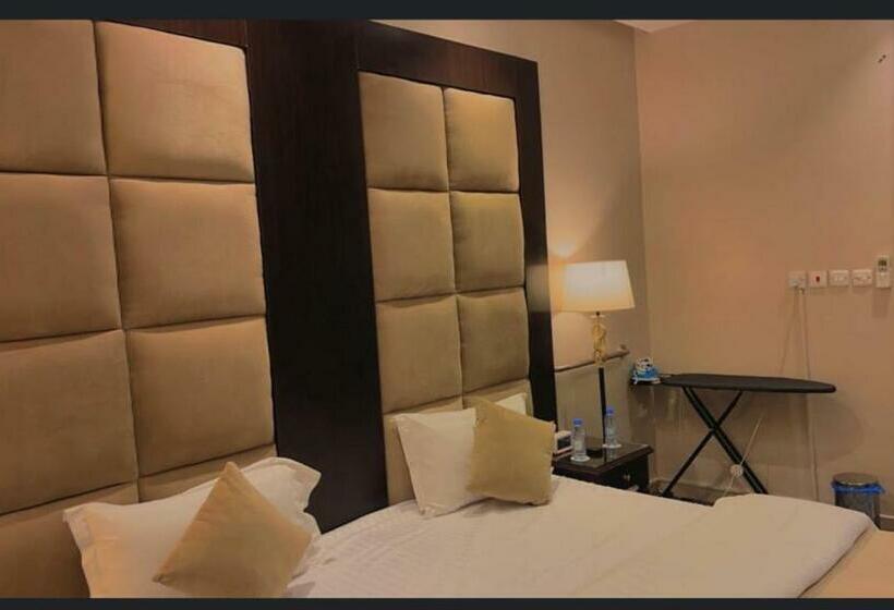 1 Szobás Apartman, بسمات الشرق 1