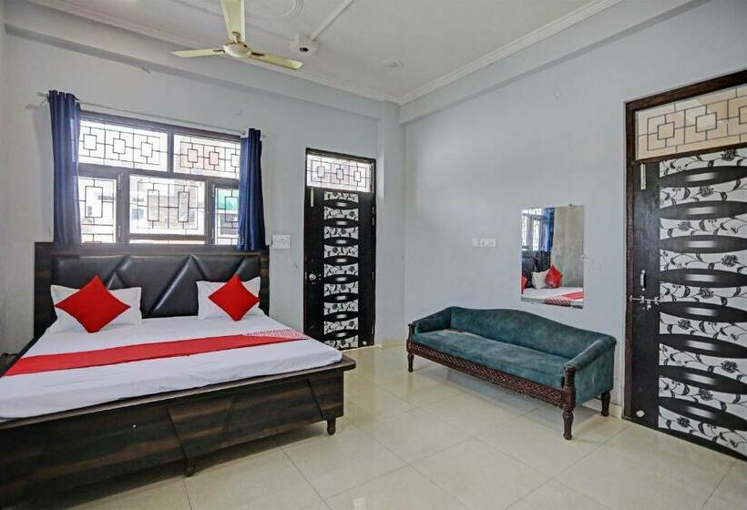 Трехместный Номер Классика, Oyo Flagship Narayan Dham