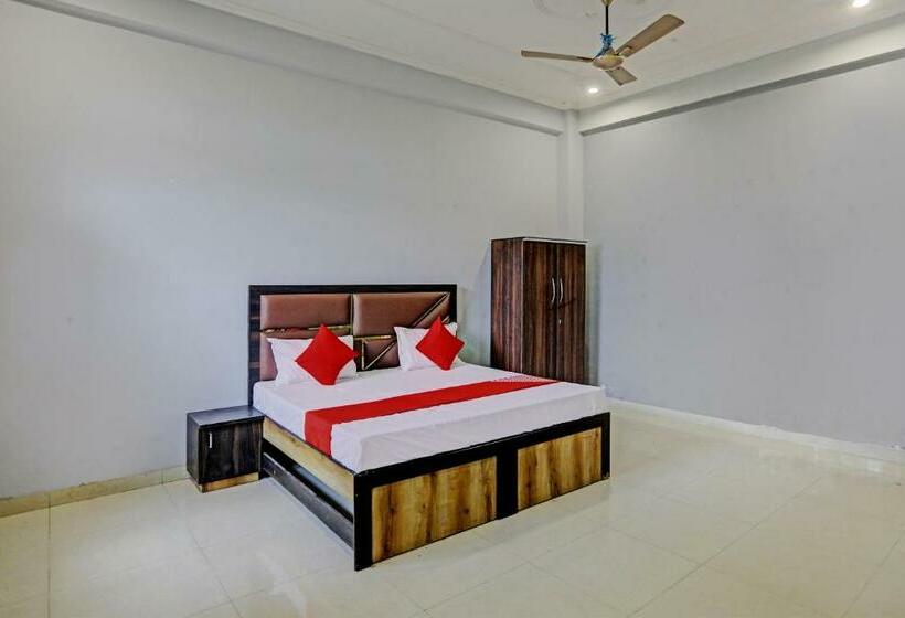 Трехместный Номер Классика, Oyo Flagship Narayan Dham