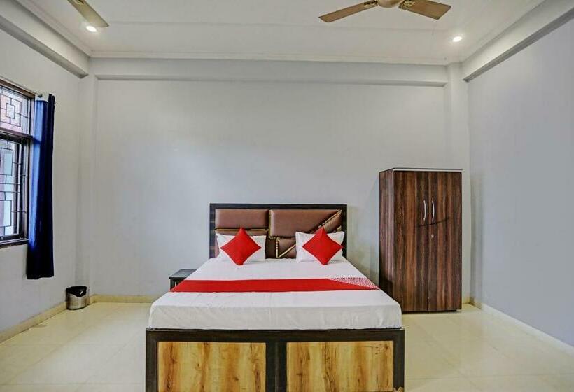 Трехместный Номер Классика, Oyo Flagship Narayan Dham