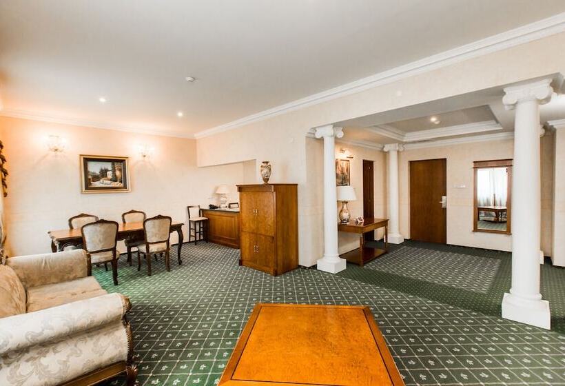 סוויטה מלכותית, Azimut Hotel Yakutsk