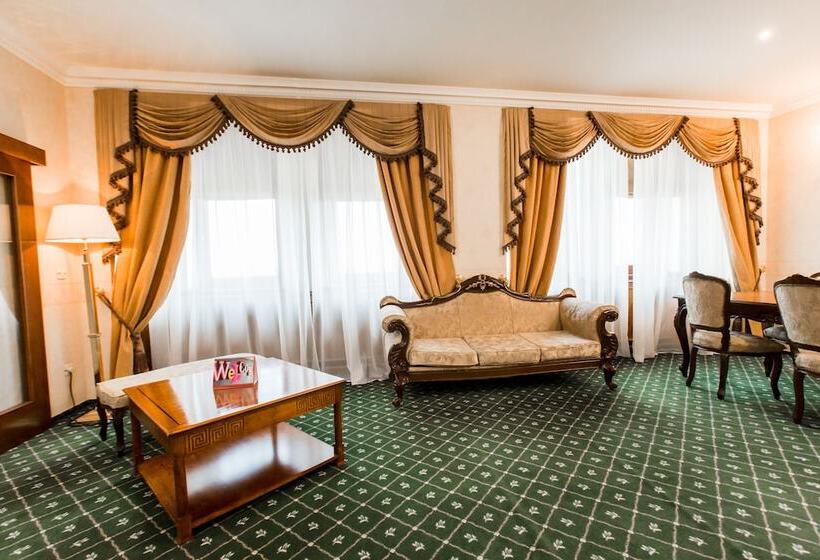 جناح ملكى, Azimut Hotel Yakutsk