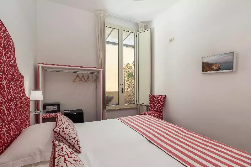 コンフォートルーム, Palazzo Starace