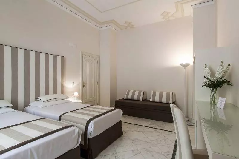 コンフォートトリプルルーム, Palazzo Starace