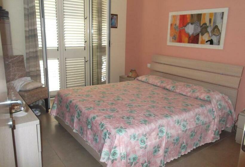 Standard Szoba King Size Bed, Suliccenti Marzamemi