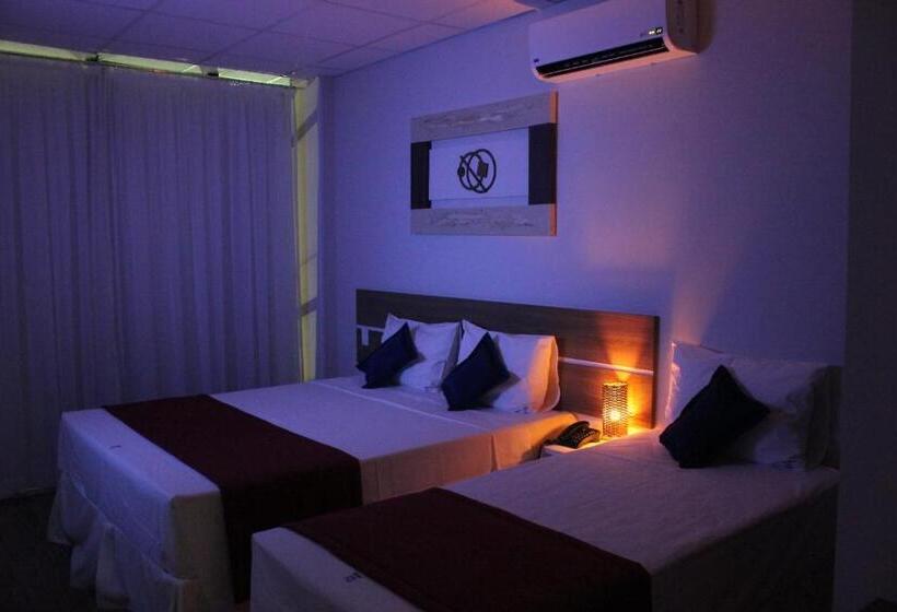 Семейный Номер, Assay Plaza