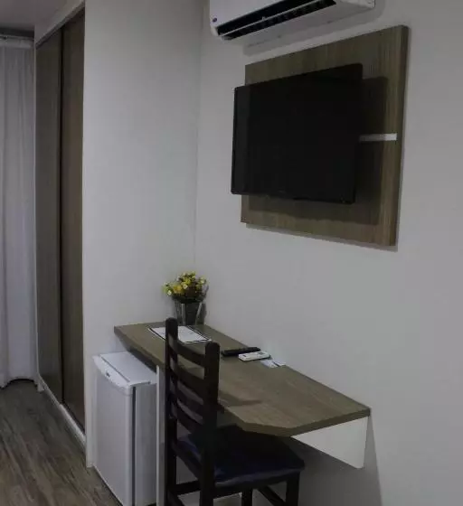 Deluxe-huone, Assay Plaza