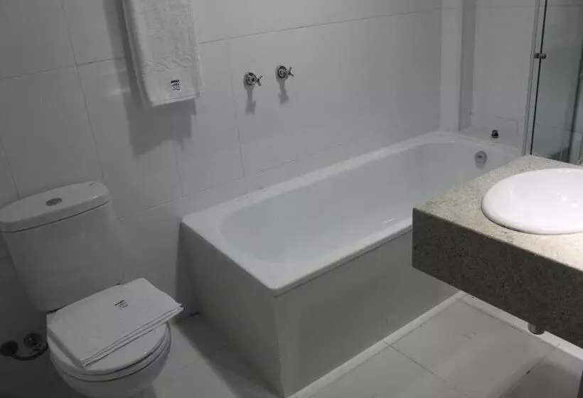 Deluxe-huone, Assay Plaza