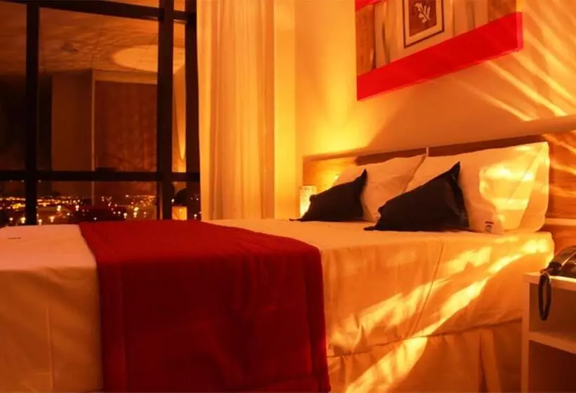 Deluxe-huone, Assay Plaza