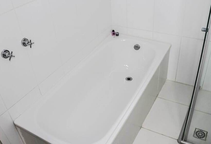Номер Deluxe, Assay Plaza