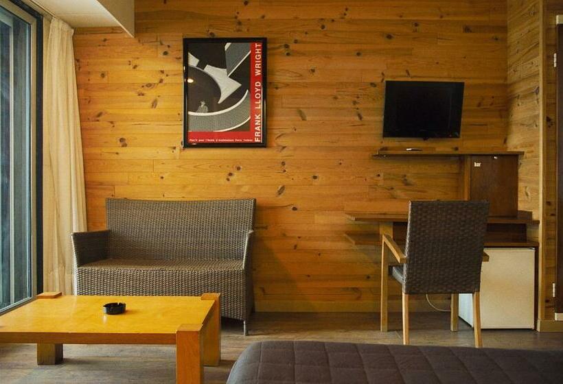 חדר משפחתי נוף לים, Carlina Lodge