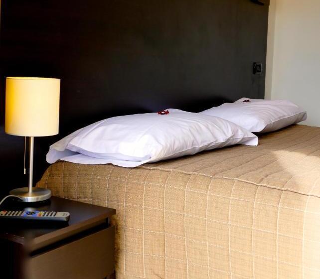 غرفة قياسية, Colucci