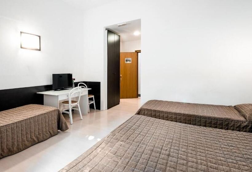 غرفة قياسية رباعية, Colucci