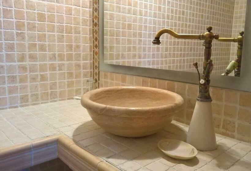 측면 바다 전망 스위트, Ethaleia