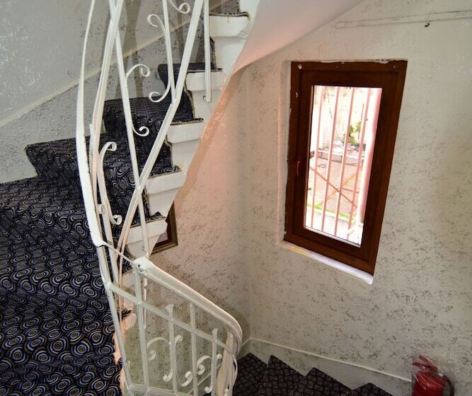 スタンダードルーム, The Han