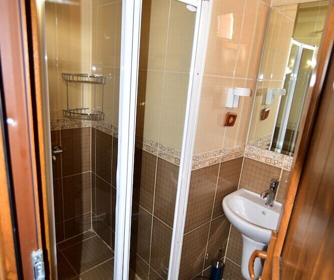 スタンダードトリプルルーム, The Han