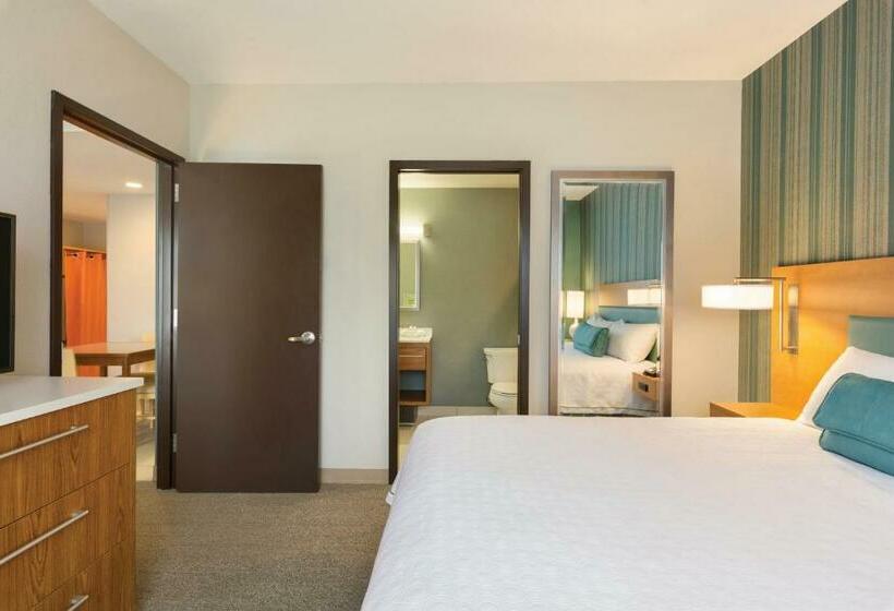 带大床的套房, Home2 Suites By Hilton Downingtown Exton Route 30