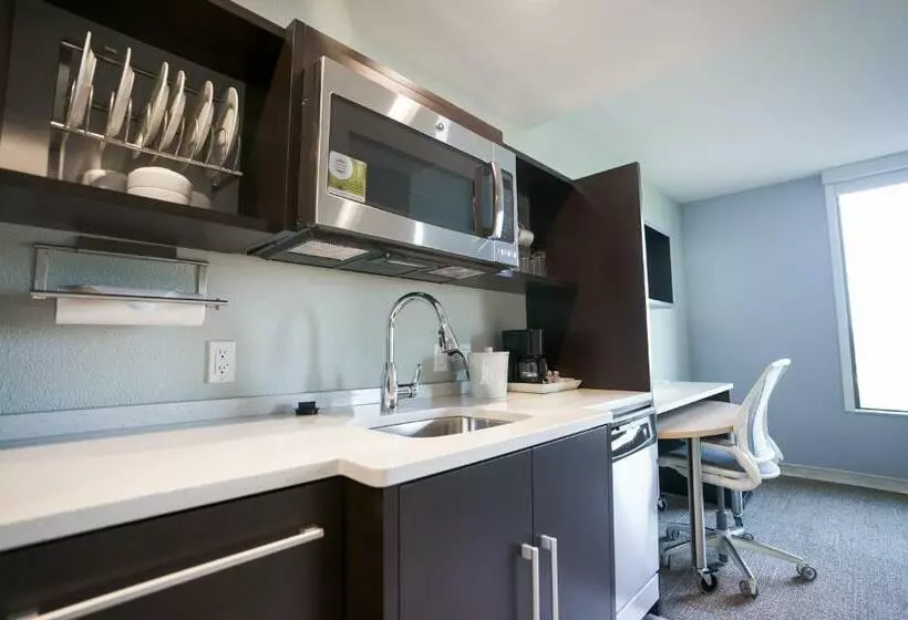 キングサイズベッドのスイートルーム, Home2 Suites By Hilton Hasbrouck Heights