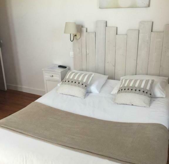 Номер Стандарт, Hôtel De La Tour