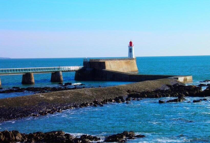 غرفة ديلوكس, Hôtel De La Tour