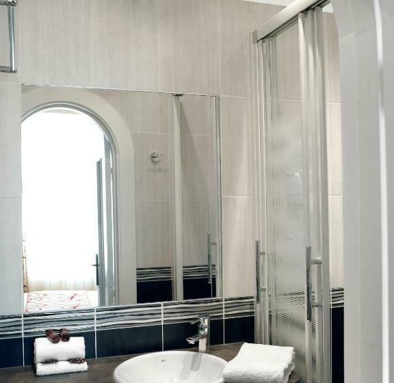 家庭间, Le Revest