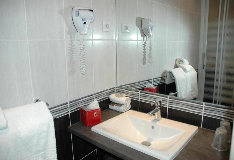 标准间, Le Revest