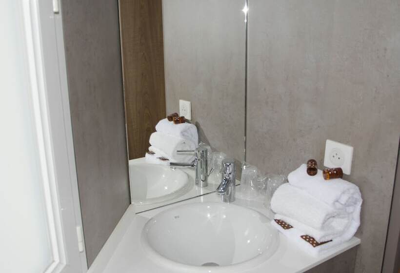 尊贵房, Le Revest