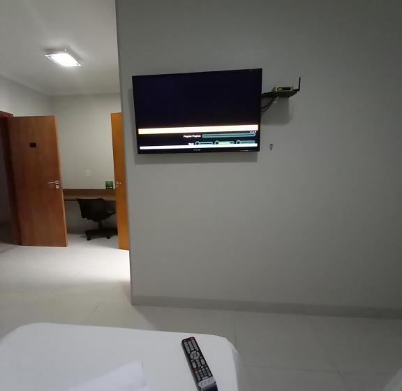 غرفة ديلوكس ثلاثية, Mandino