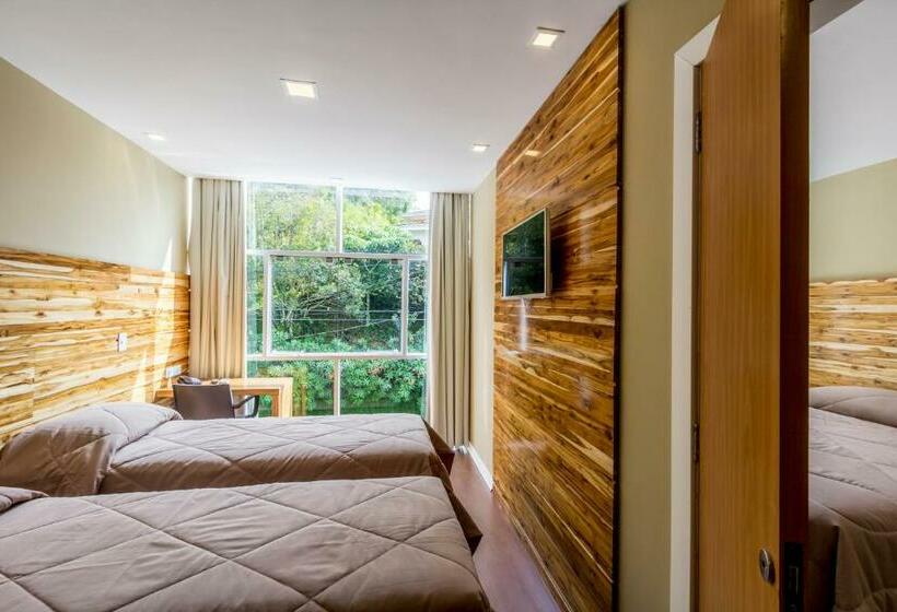 اتاق سوپریور, Petropolis Inn