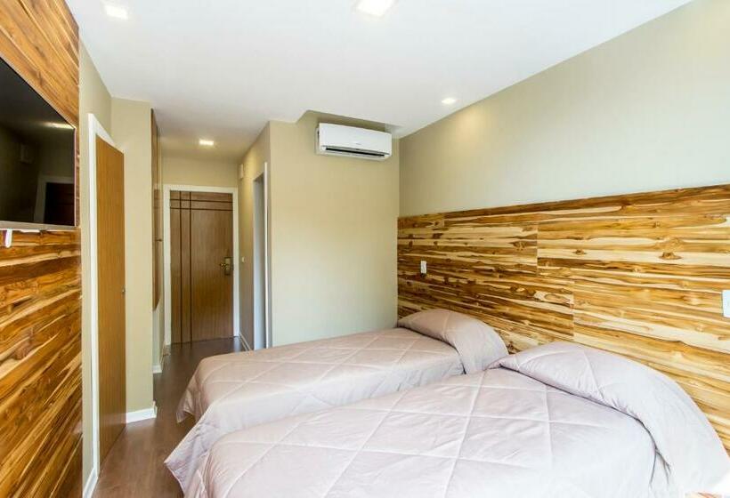 اتاق سوپریور, Petropolis Inn