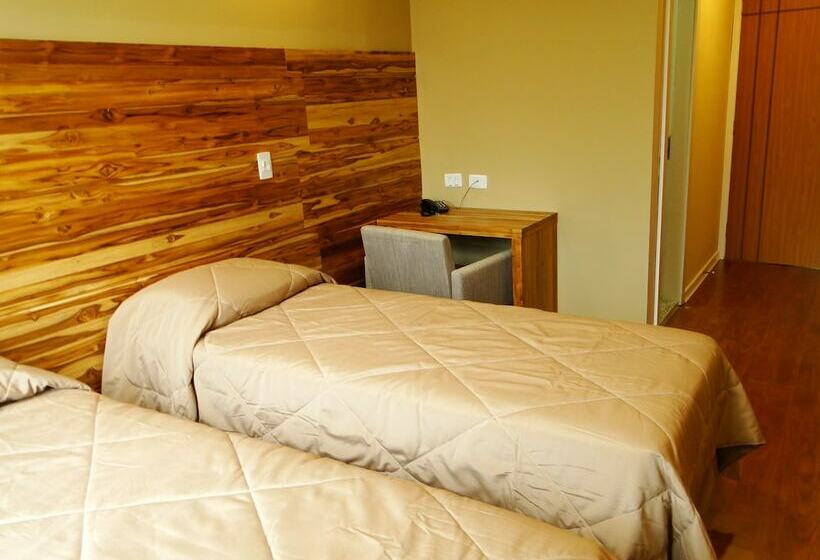 اتاق اجرایی, Petropolis Inn