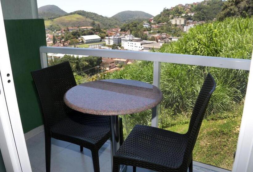 اتاق اجرایی, Petropolis Inn