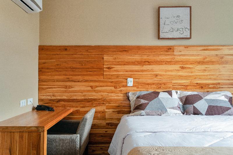 اتاق سوپریور, Petropolis Inn