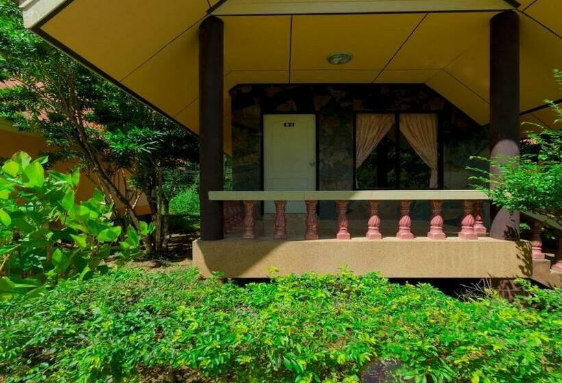 스탠다드 방갈로, Rim Khao Resort