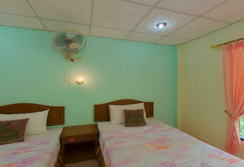 스탠다드 방갈로, Rim Khao Resort